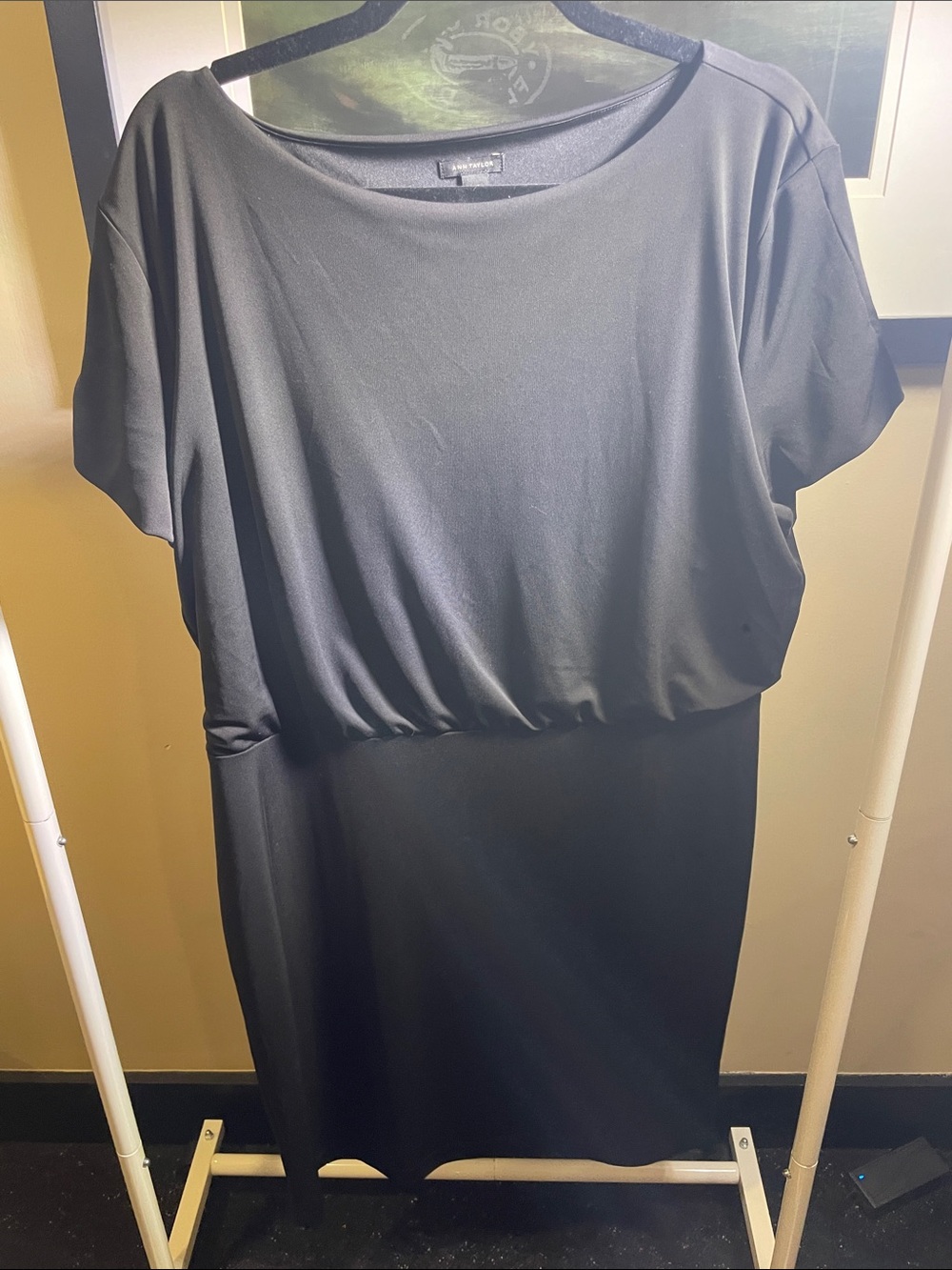 Ann Taylor. XXL. Classic Black Women's Dress - Elegant Short Sleeve Shift